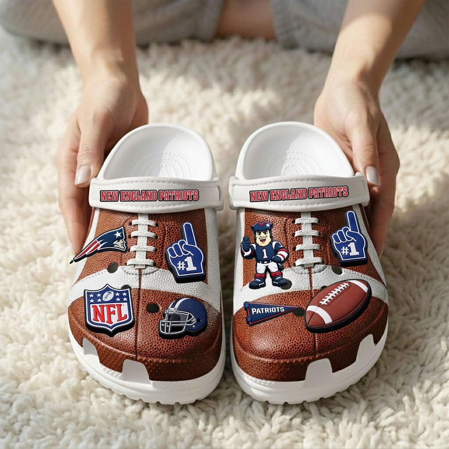 PREMIUM NFL X NE CLOGS WITH CHARMS NDT NHM