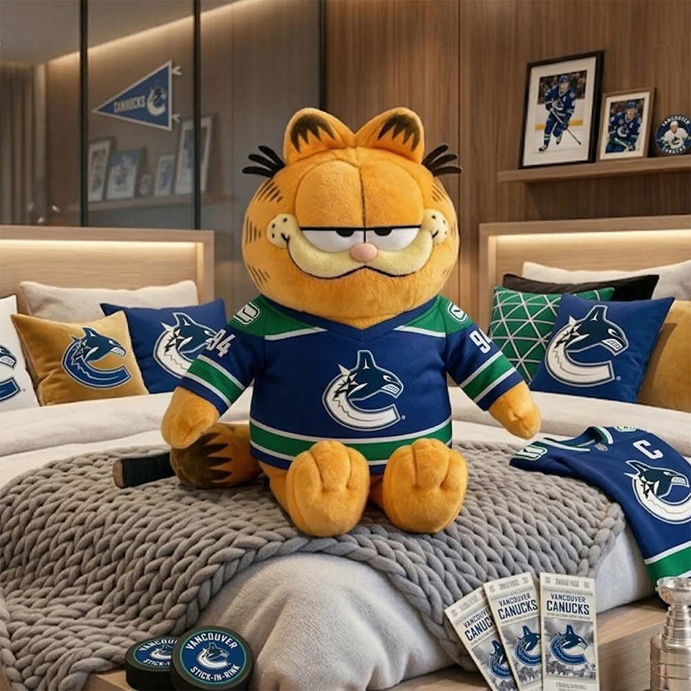 VC x Garfield plushie in NHL team editions NAK TTT